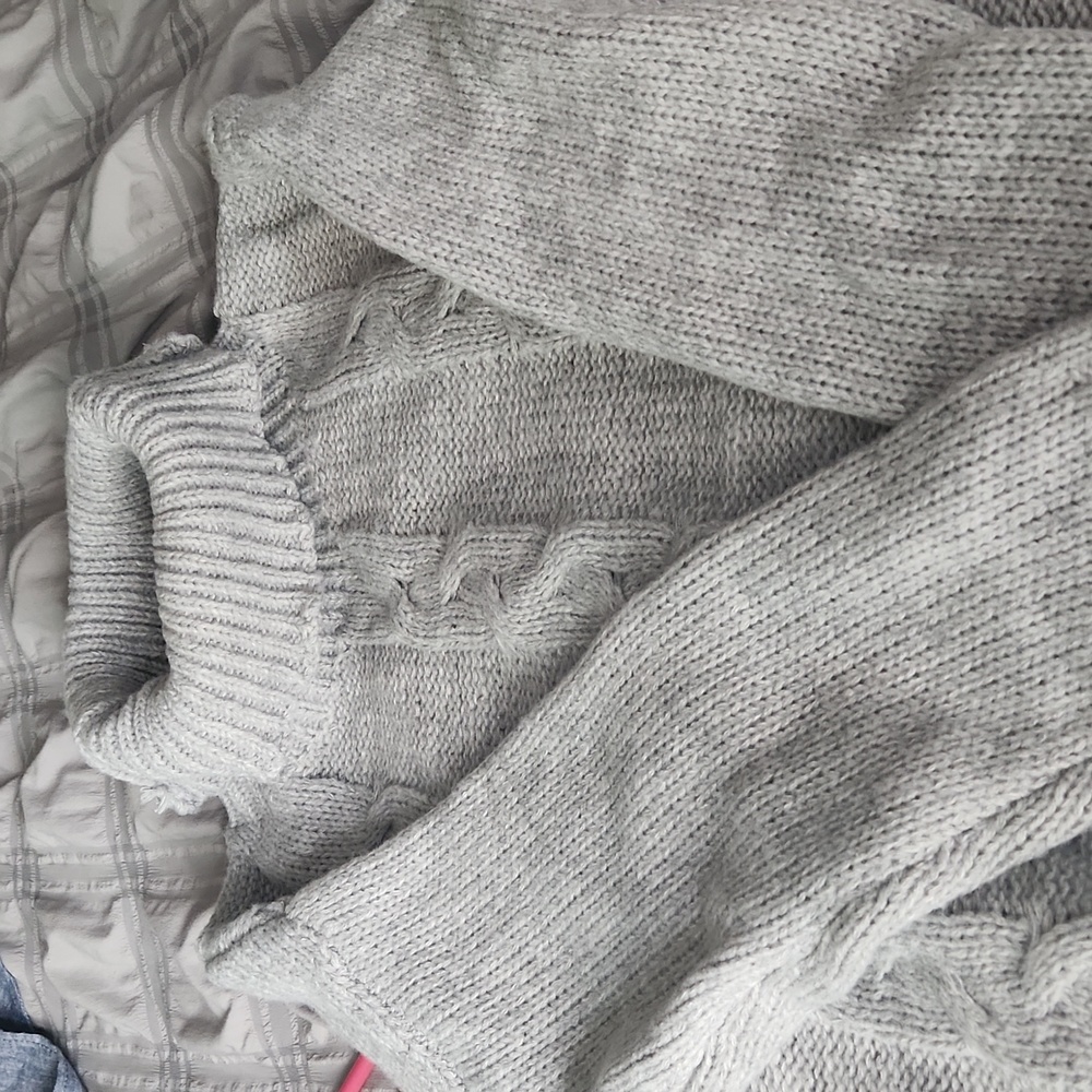 New Light grey sweater
